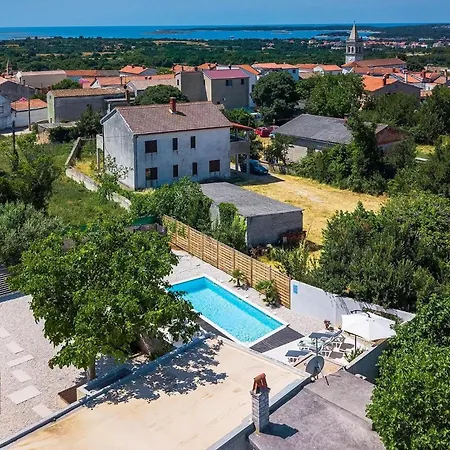 펜션 Antonici 메덜린