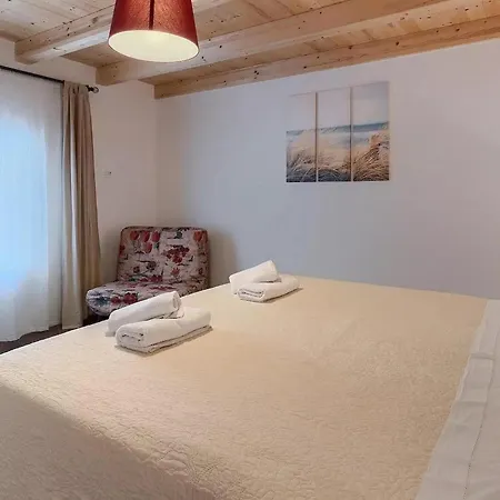 別荘 Antonici メドゥリン