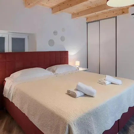 別荘 Antonici メドゥリン